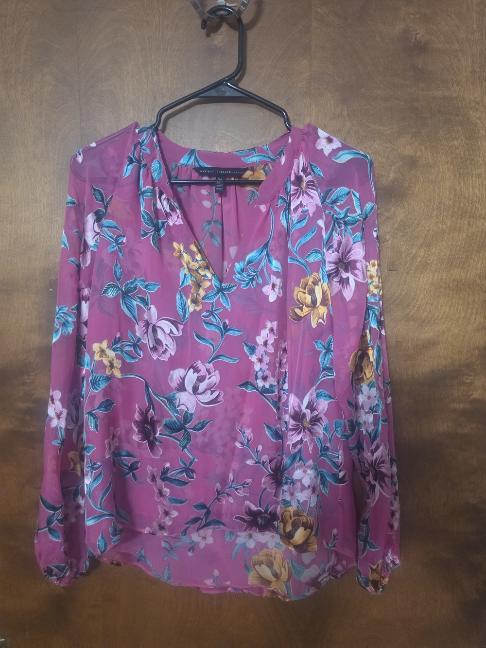 White House Black Market Pink Floral V-Neck Long Sleeve Blouse